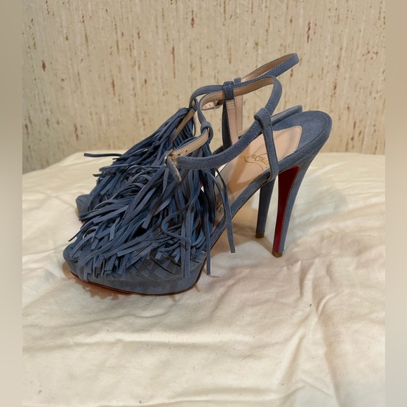 NWOB Christian Louboutin suede fringe t-stap sandals - Picture 4 of 9